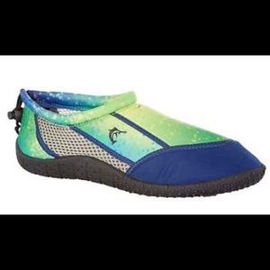 Men’s sz 8 water shoes